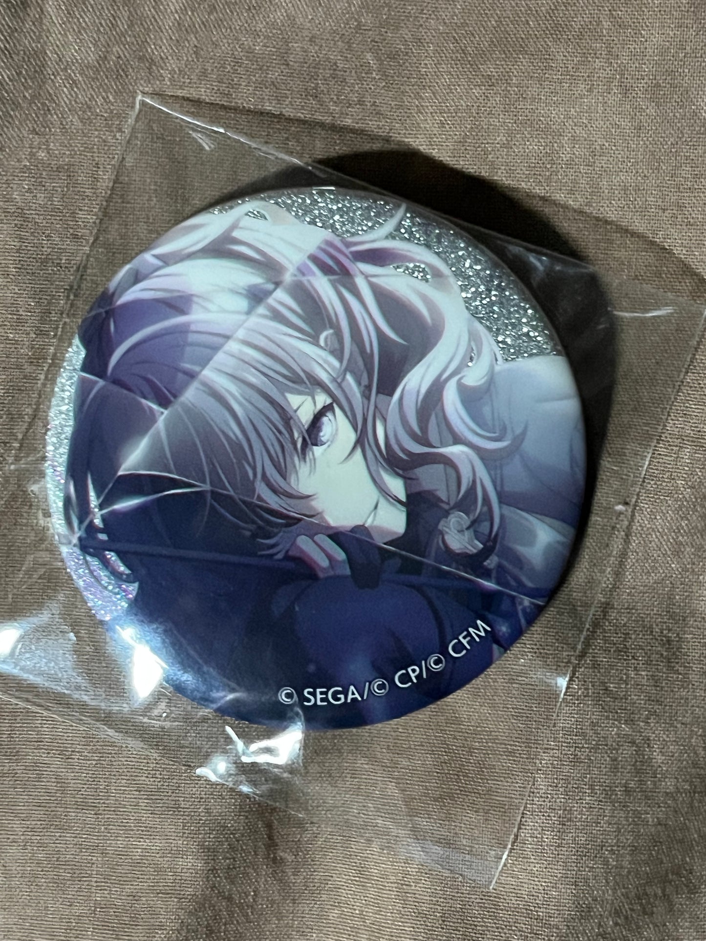 Project Sekai - Mafuyu Asahina "Raise Your Bow in a Snow-White World" Circle Glitter Badge [TRAINED]
