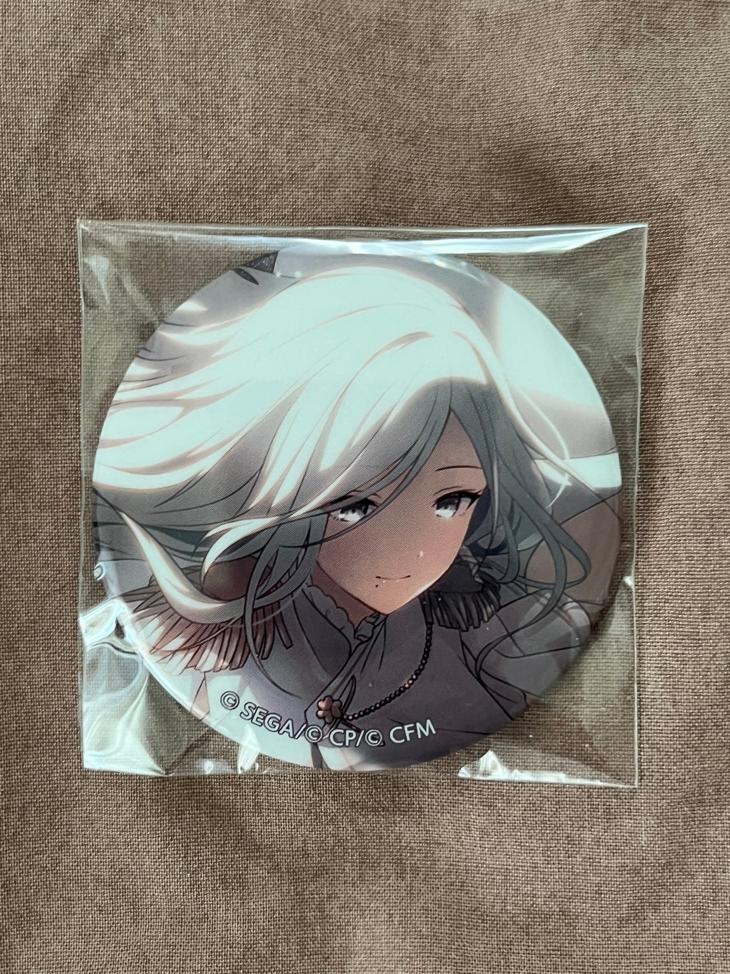 Project Sekai - Shizuku Hinomori “Raise Your Bow in a Snow-White World” Circle Glitter Badge [TRAINED]