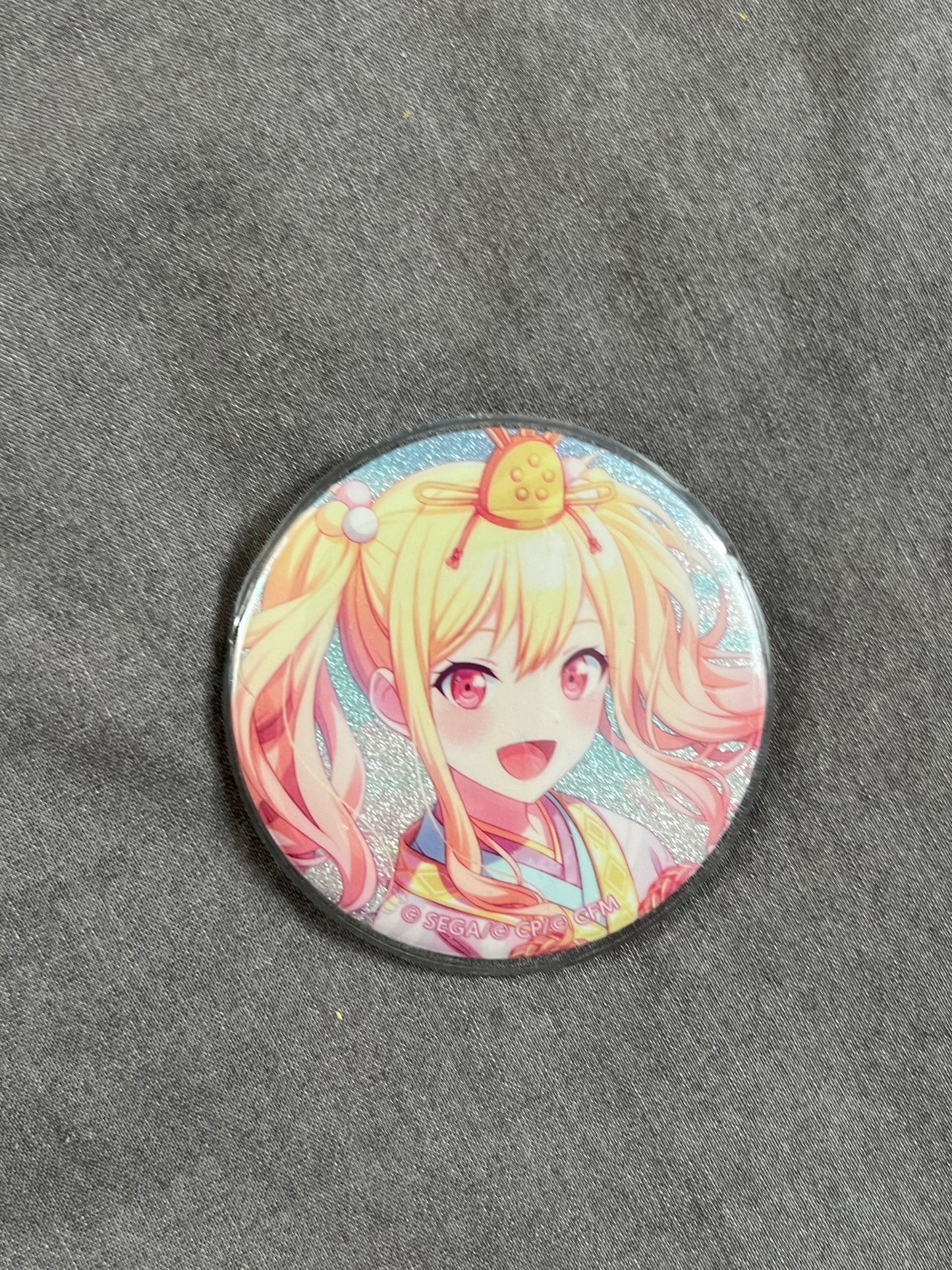 Project Sekai - Saki Tenma “The Tenma Household's Hinamatsuri” Circle Glitter Badge [TRAINED]