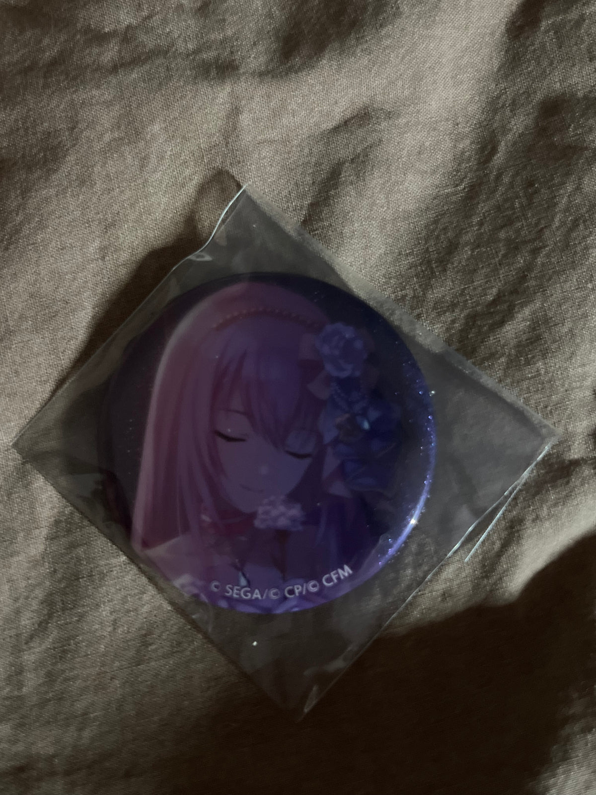 Project Sekai - Megurine Luka “Carnation Recollection” Circle Glitter Badge [TRAINED]